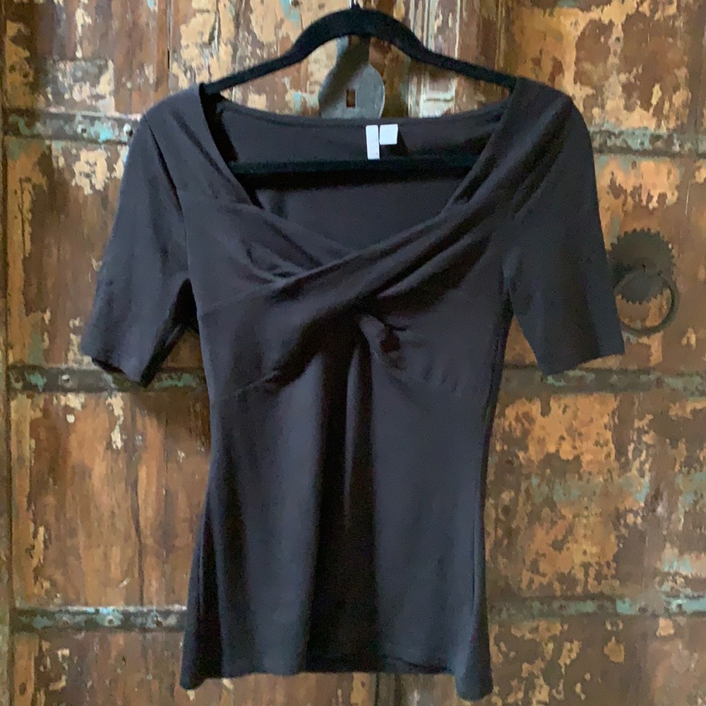 Elle black criss cross top